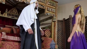 Very hot Chloe Amour ass job