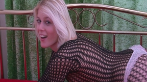Raw sex in company with amateur Sweet Cat
