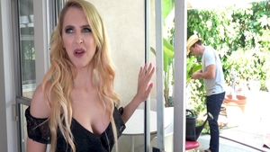 Alix Lynx blowjobs