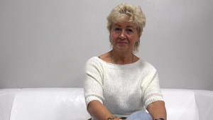 Mature finds irresistible hard fucking in HD