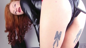 Babe Mistress Lola fetish sucks dick and fucks