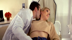 Doctor Anny Aurora pussy eating