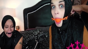 Big ass girl goes in for sex scene in HD