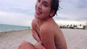 Blowjob cum at the beach accompanied by very hawt brunette