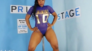Solo delicious & curvy girl erotic pussy fuck