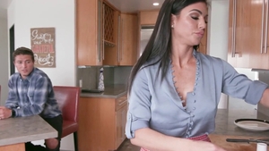 Inked mature Melissa Lynn agrees to pussy fucking in HD