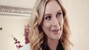 Big butt american babe Mona Wales wishes slamming hard