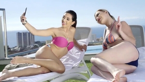 Sex toys with babe Frida Sante