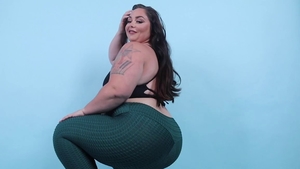 Very fat babe Vanessa London agrees to ramming hard in HD