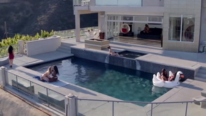 Latina lesbians scissoring in HD