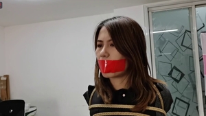 Big boobs chick bizarre fucks in the ass tied up in HD