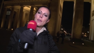 Brunette Texas Patti cumshot in a car