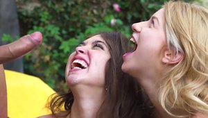 Gangbang accompanied by erotic blonde haired Riley Reid