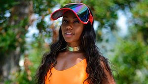 Teen Curves: Ebony Chanell Heart cowgirl fuck