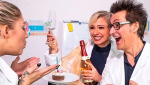 Hitzefrei: Stepmom Mia Blow sucking dick video HD