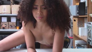 College teen Nia Nixon sucking dick in office