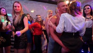 Party Hardcore: Group sex in club